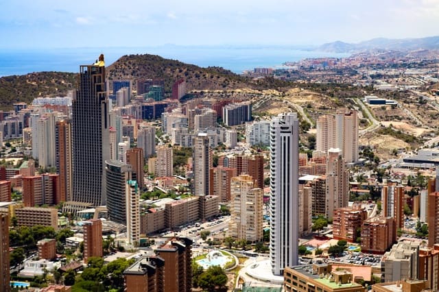 2 sovrum Lägenhet till salu i Playa Poniente, Benidorm med garage - 560 000 € (Ref: 9591636)