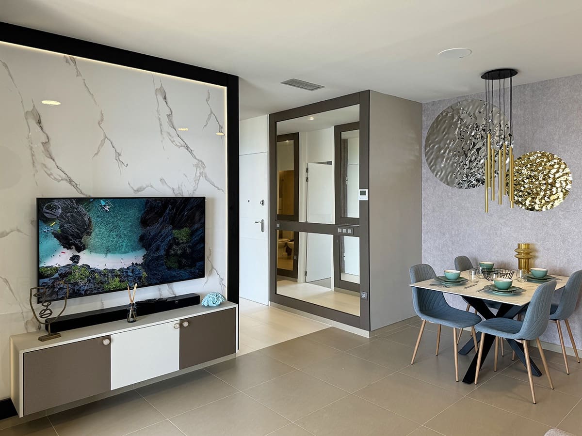 2 bedroom Apartment for sale in Benidorm with garage - € 570,000 (Ref: 9591637)