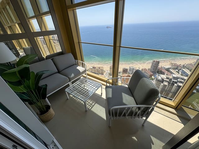 2 bedroom Apartment for sale in Playa Poniente, Benidorm with garage - € 570,000 (Ref: 9591637)