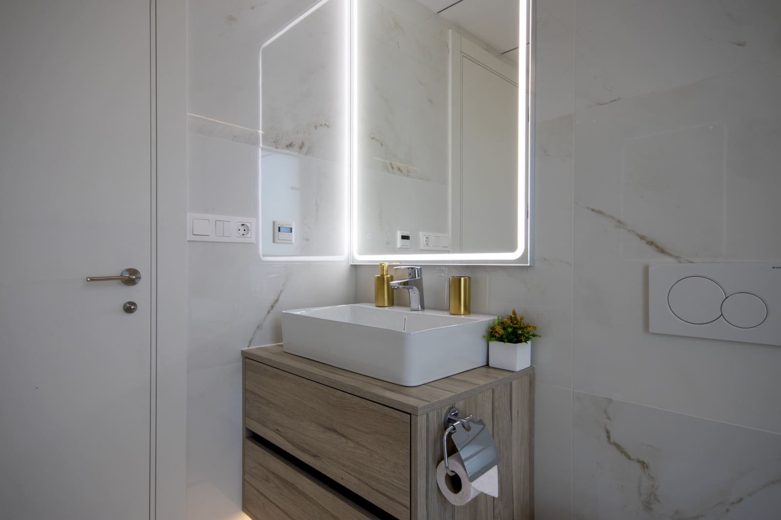 Apartamento de 3 habitaciones en Benidorm en venta con piscina garaje - 850.000 € (Ref: 9591638)