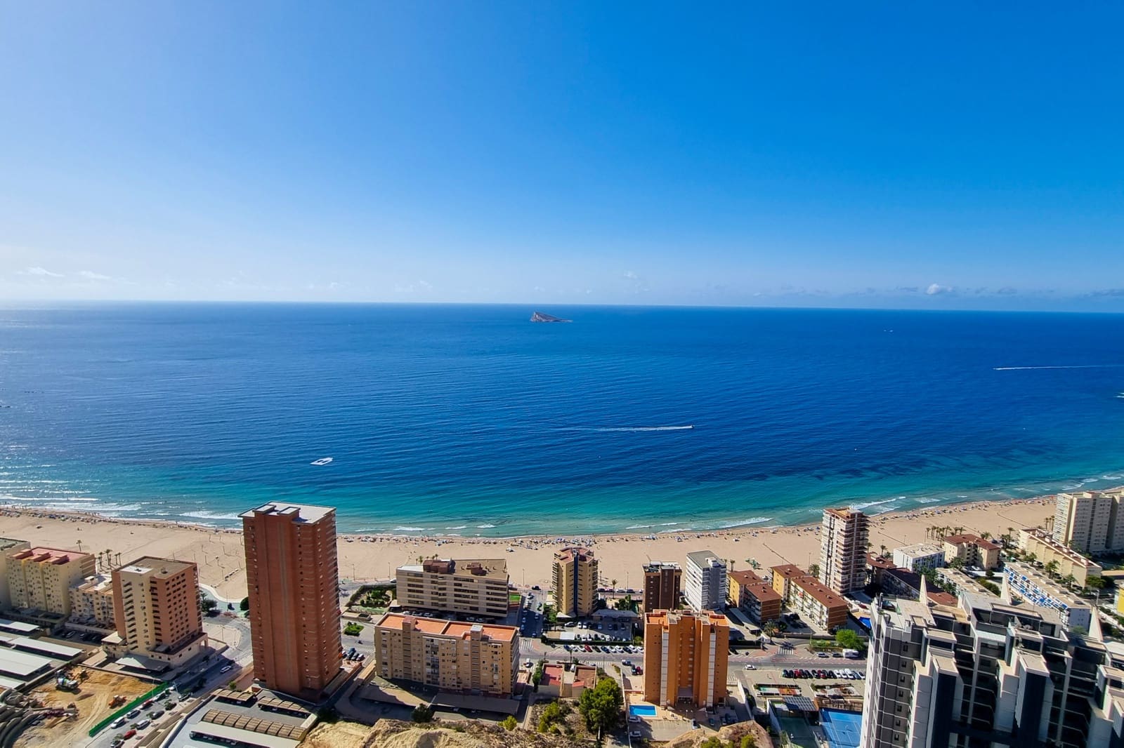 Apartamento de 3 habitaciones en Benidorm en venta con piscina garaje - 850.000 € (Ref: 9591638)