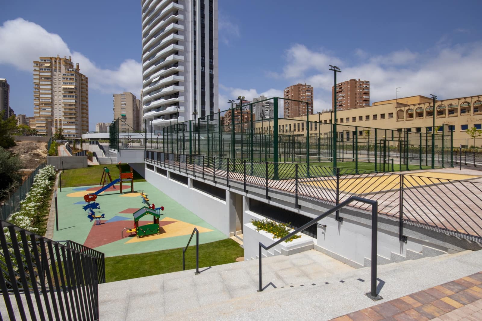 Apartamento de 3 habitaciones en Benidorm en venta con piscina garaje - 850.000 € (Ref: 9591638)