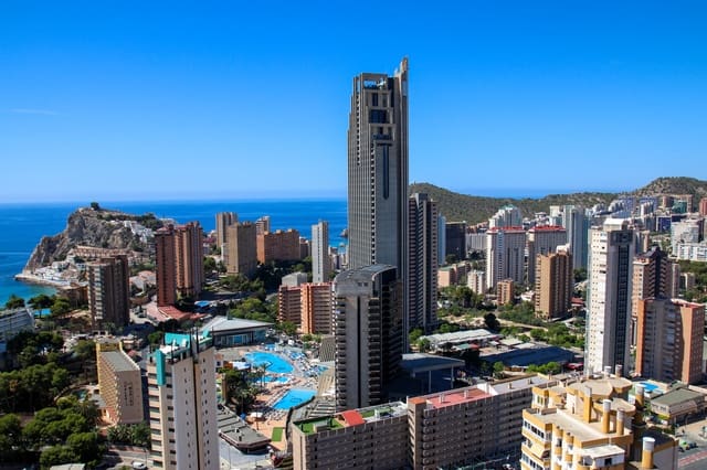 3 sypialnia Apartament na sprzedaż w Benidorm z basenem garażem - 850 000 € (Ref: 9591638)