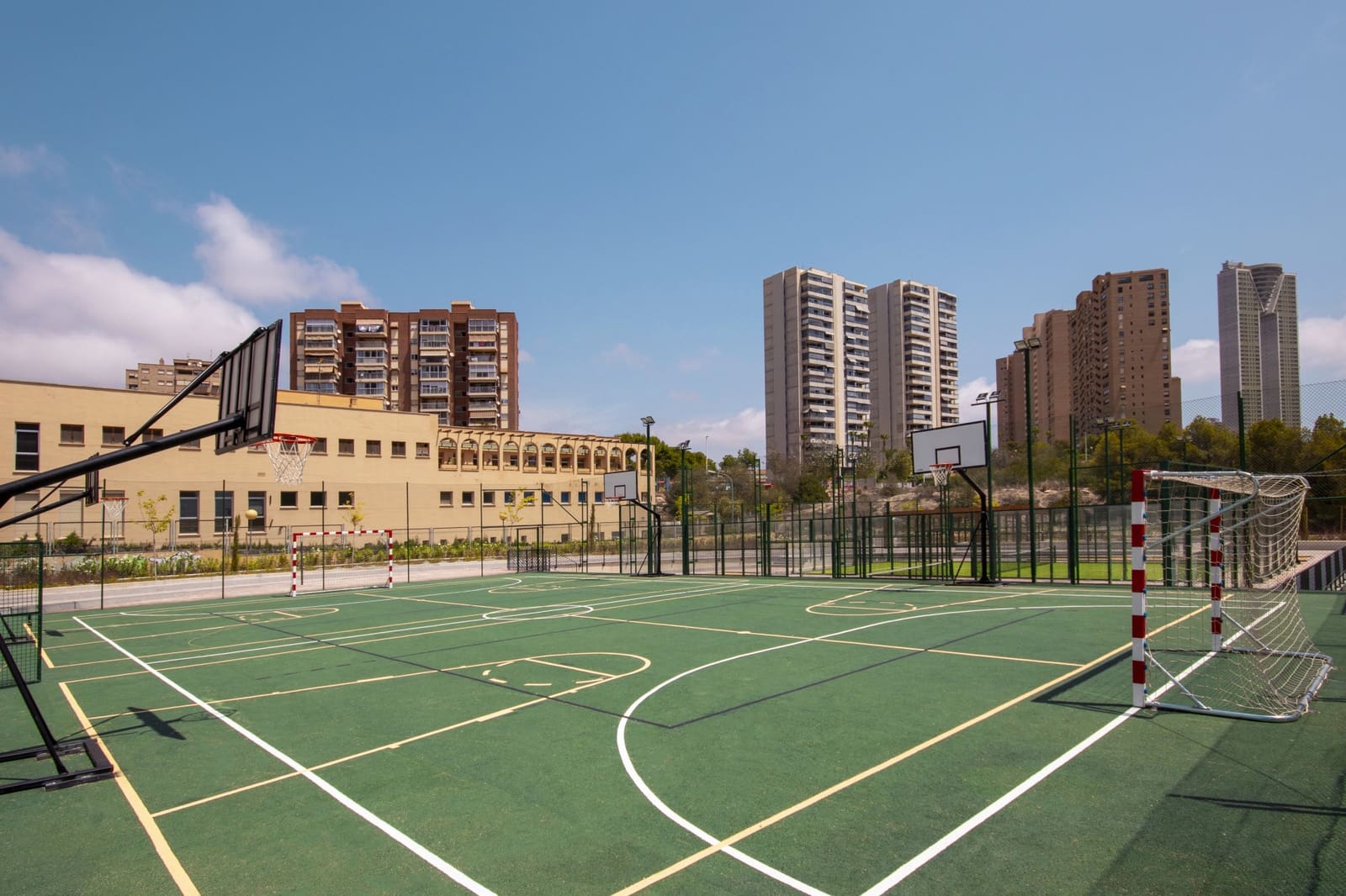 Apartamento de 3 habitaciones en Benidorm en venta con piscina garaje - 850.000 € (Ref: 9591638)