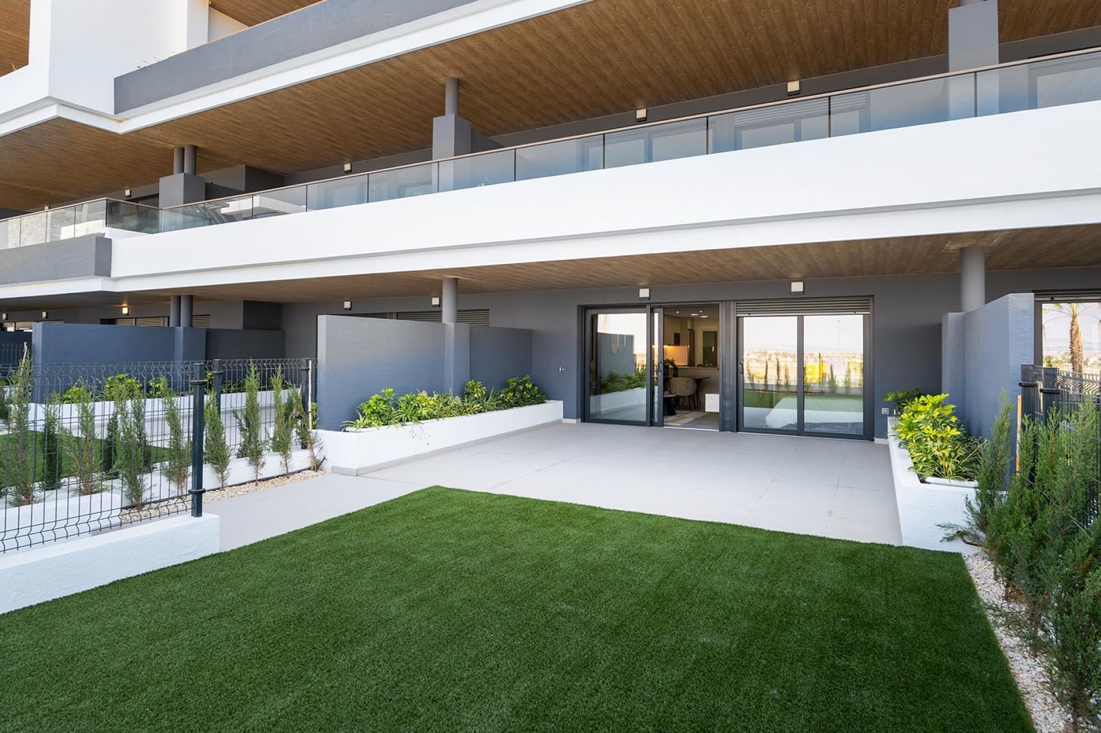 Casa de 2 habitaciones en Torrevieja en venta con piscina garaje - 326.000 € (Ref: 9591645)