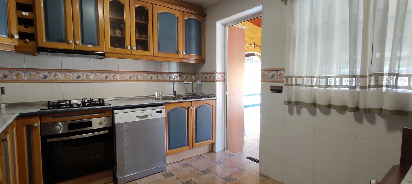 4 chambre Villa/Maison Semi-Mitoyenne à vendre à Orihuela Costa avec piscine - 449 000 € (Ref: 9659663)