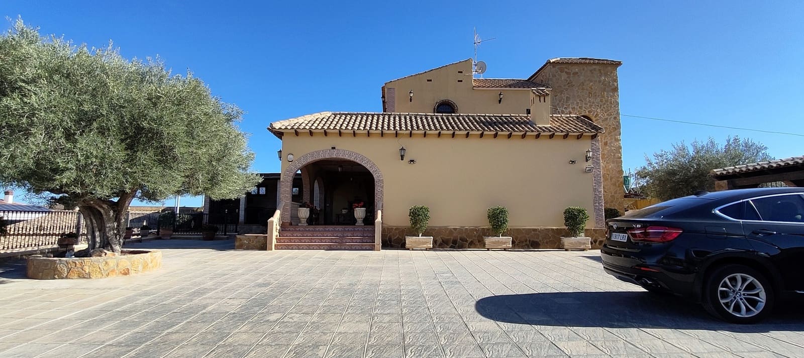 4 soveværelse Finca/Landehus til salg i Bigastro med swimmingpool garage - € 459.000 (Ref: 9659666)