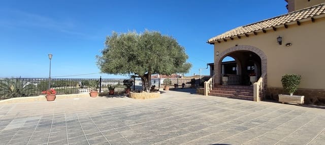 4 soveværelse Finca/Landehus til salg i Bigastro med swimmingpool garage - € 459.000 (Ref: 9659666)
