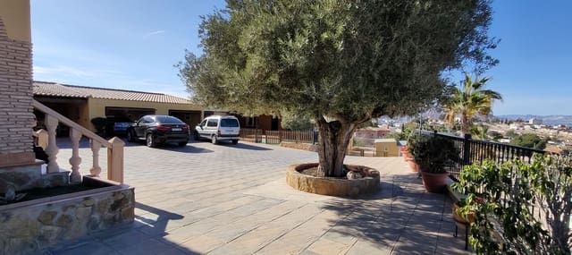 4 soveværelse Finca/Landehus til salg i Bigastro med swimmingpool garage - € 459.000 (Ref: 9659666)
