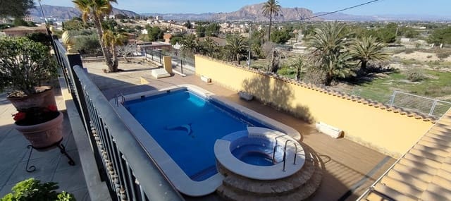 4 soveværelse Finca/Landehus til salg i Bigastro med swimmingpool garage - € 459.000 (Ref: 9659666)