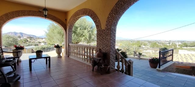 4 soveværelse Finca/Landehus til salg i Bigastro med swimmingpool garage - € 459.000 (Ref: 9659666)