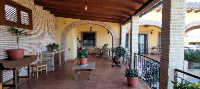 4 soveværelse Finca/Landehus til salg i Bigastro med swimmingpool garage - € 459.000 (Ref: 9659666)