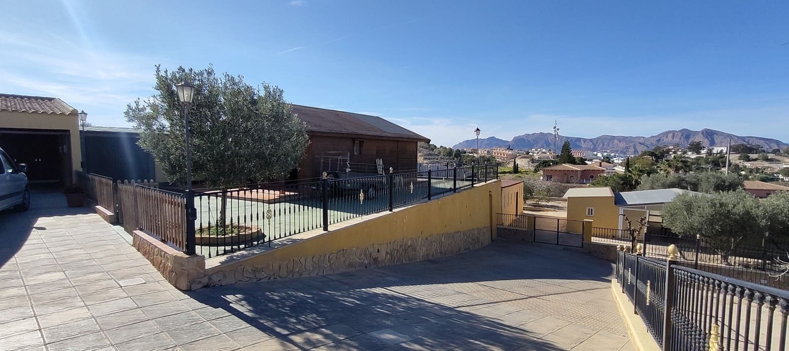 4 soveværelse Finca/Landehus til salg i Bigastro med swimmingpool garage - € 459.000 (Ref: 9659666)