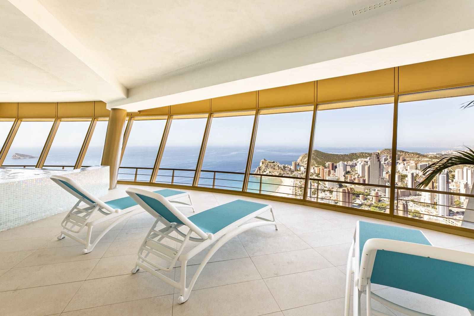2 slaapkamer Appartement te koop in Benidorm met garage - € 550.000 (Ref: 9674565)