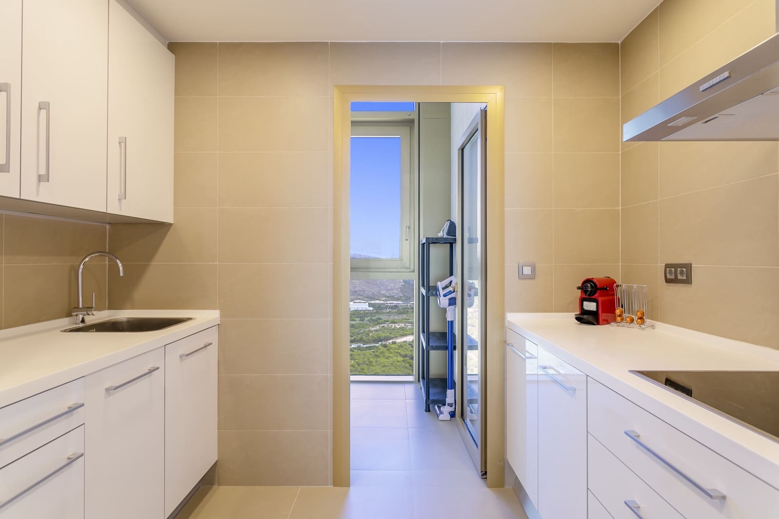 2 slaapkamer Appartement te koop in Benidorm met zwembad garage - € 625.000 (Ref: 9674569)