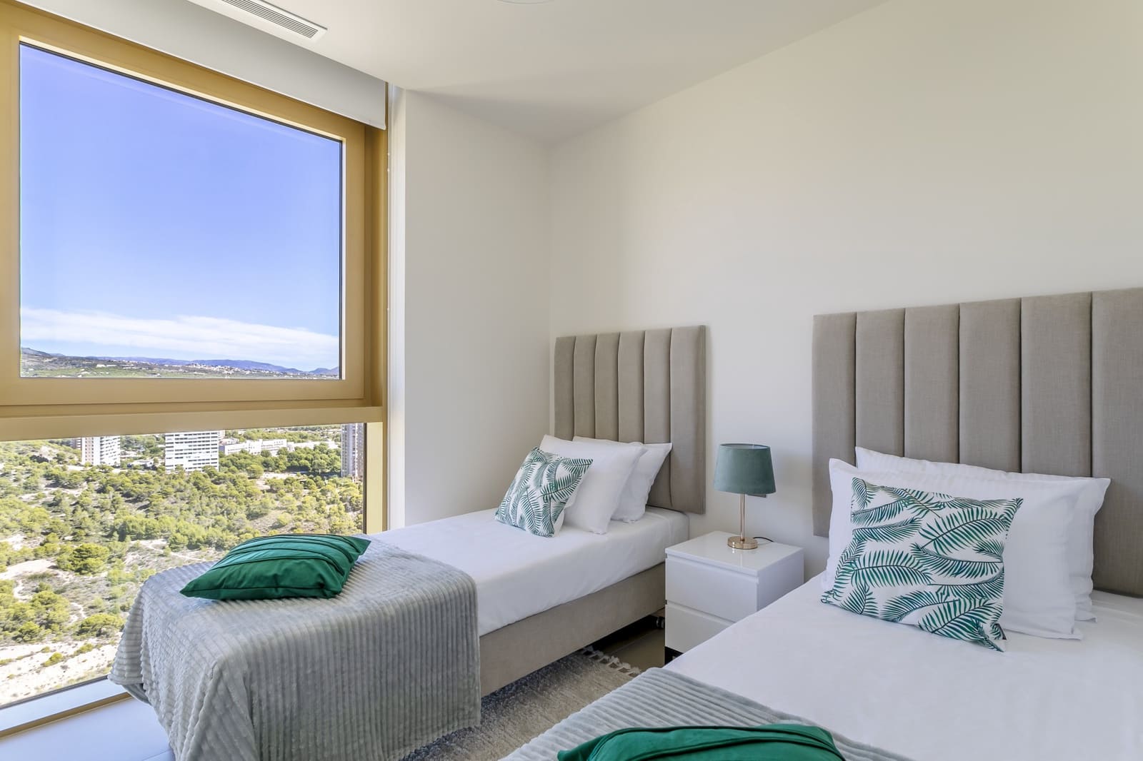 2 slaapkamer Appartement te koop in Benidorm met zwembad garage - € 625.000 (Ref: 9674569)