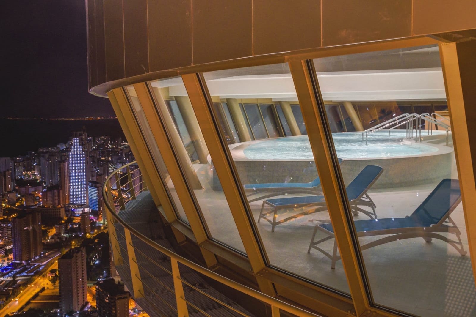 2 slaapkamer Appartement te koop in Benidorm met zwembad garage - € 625.000 (Ref: 9674569)