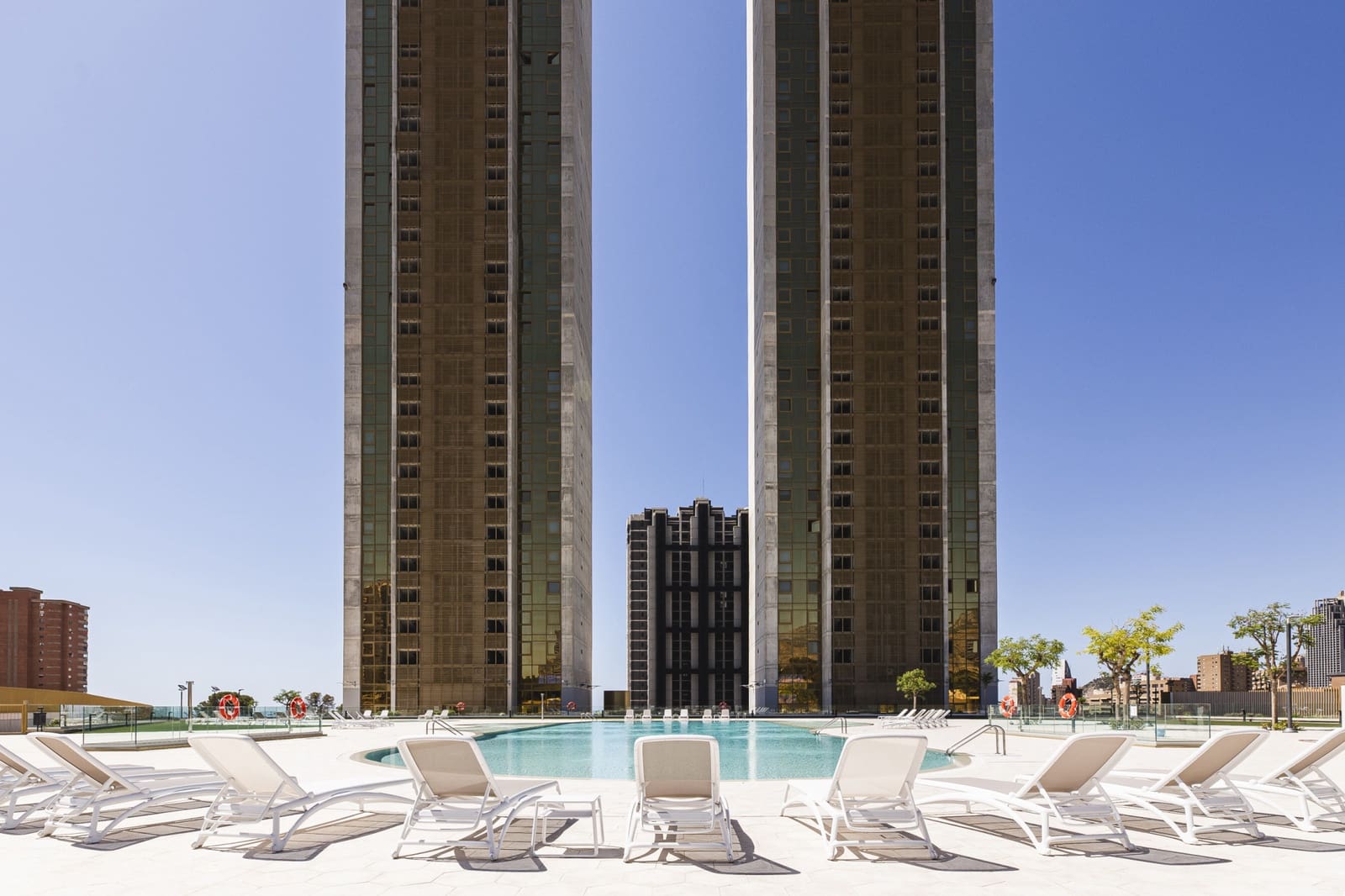 2 bedroom Apartment for sale in Benidorm with pool garage - € 625,000 (Ref: 9674569)