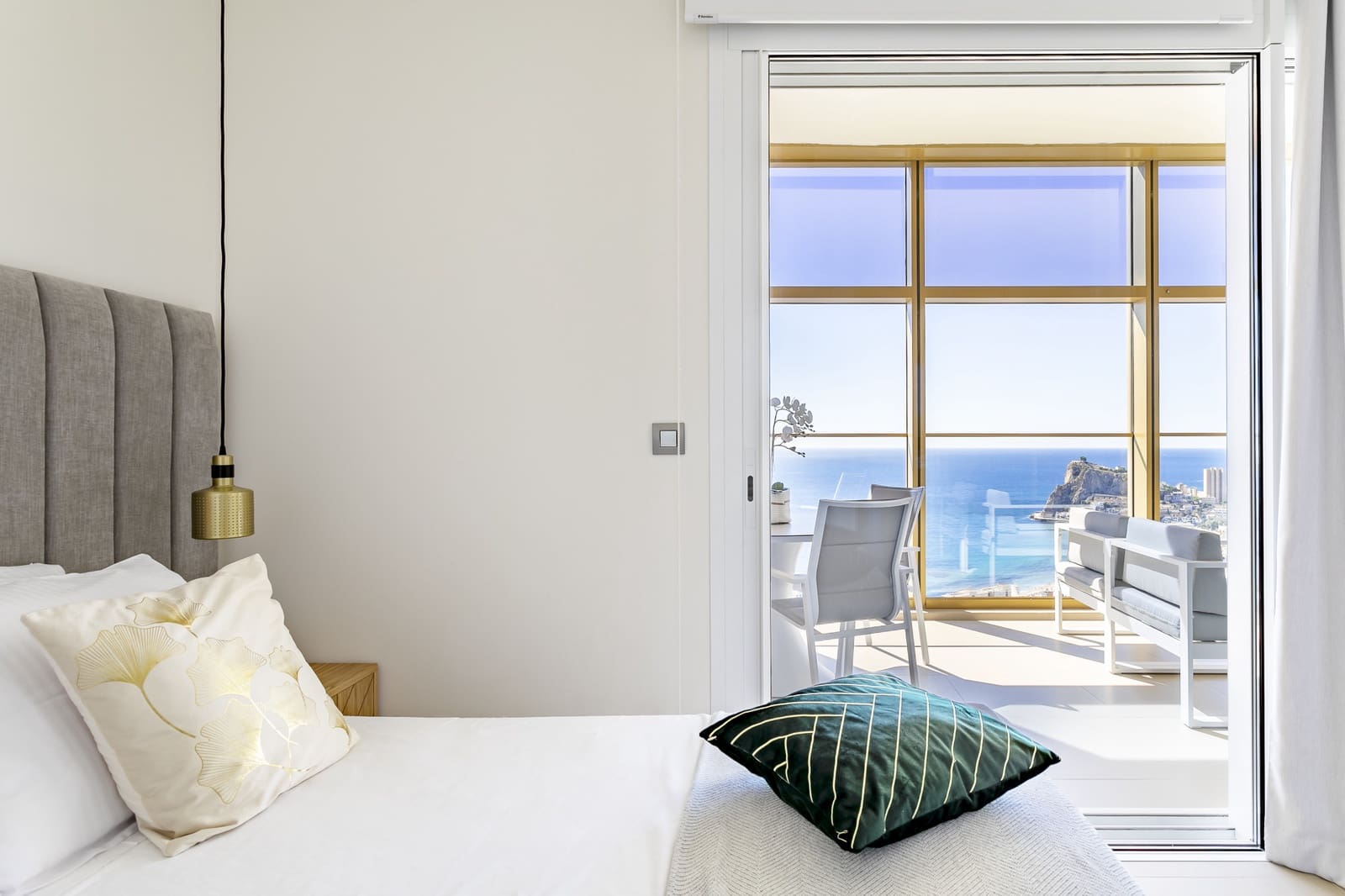 2 bedroom Apartment for sale in Benidorm with pool garage - € 625,000 (Ref: 9674569)