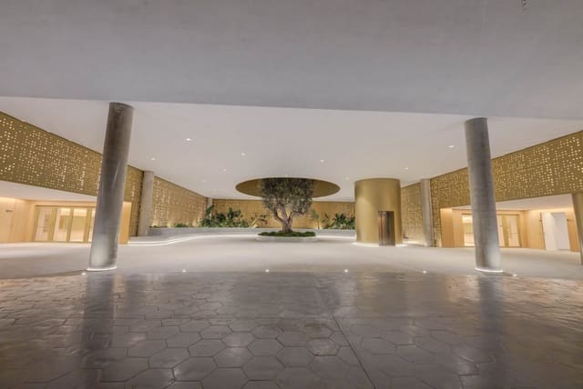 2 chambre Appartement à vendre à Playa Poniente, Benidorm avec piscine garage - 765 000 € (Ref: 9674570)