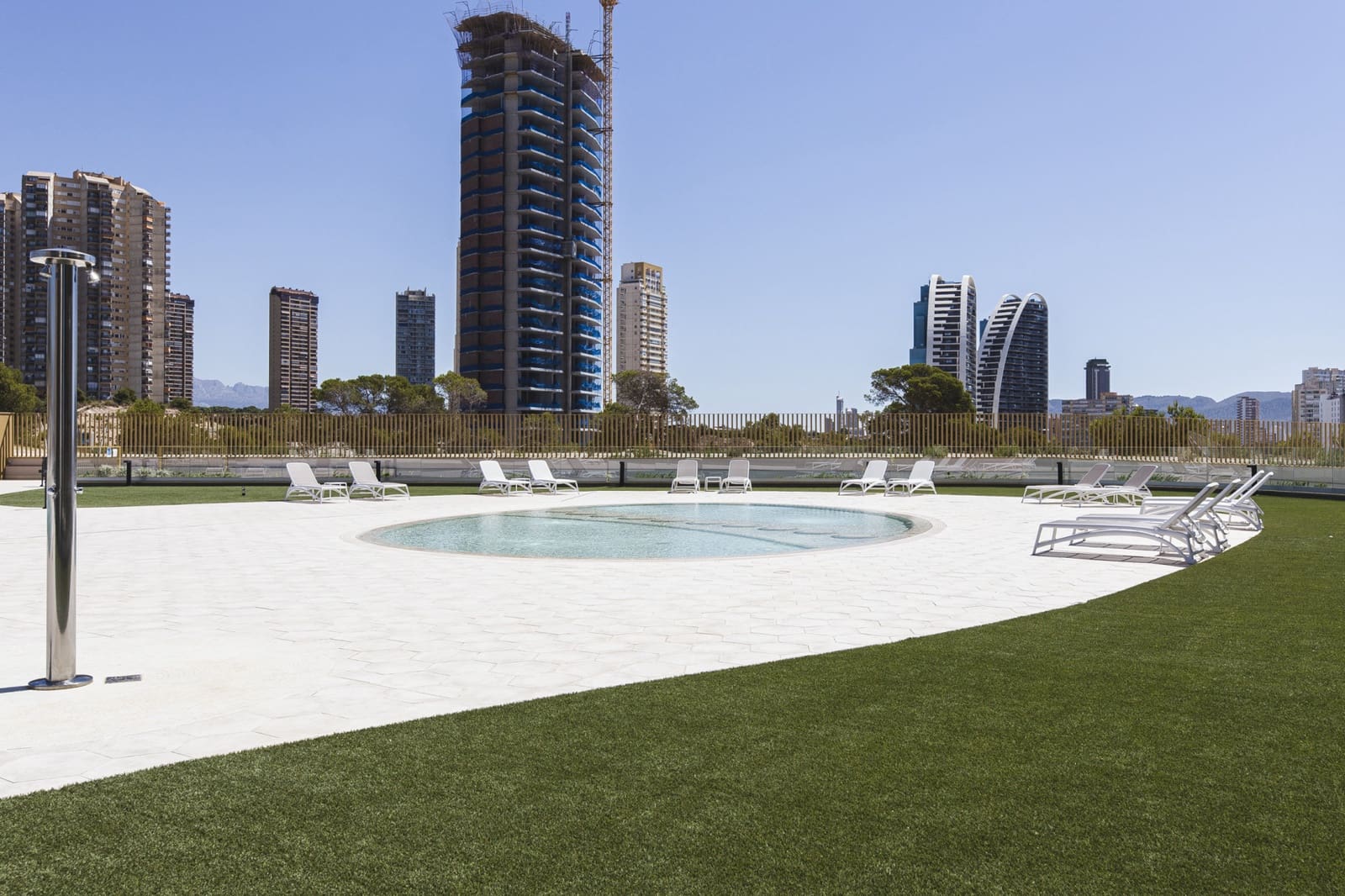 2 soverom Leilighet til salgs i Benidorm med svømmebasseng garasje - € 765 000 (Ref: 9674570)