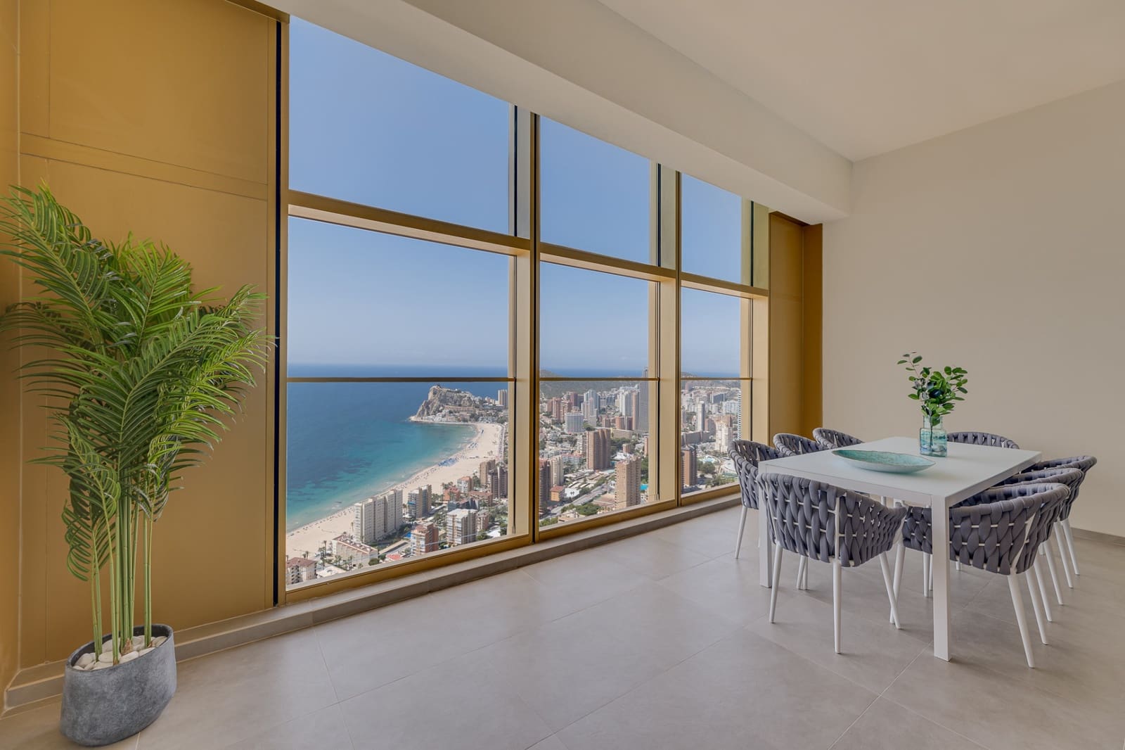 3 soveværelse Lejlighed til salg i Benidorm med swimmingpool garage - € 1.299.000 (Ref: 9691303)