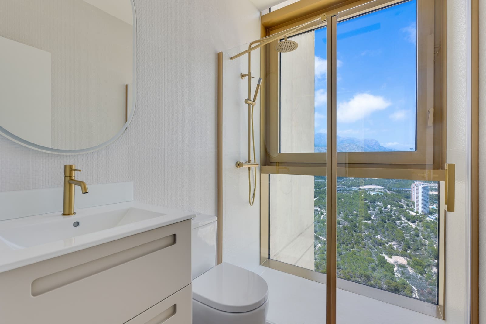 3 soveværelse Lejlighed til salg i Benidorm med swimmingpool garage - € 1.299.000 (Ref: 9691303)