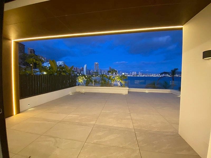 4 quarto Penthouse para venda em Benidorm com piscina garagem - 1 650 000 € (Ref: 9712415)