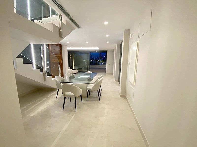 4 quarto Penthouse para venda em Benidorm com piscina garagem - 1 650 000 € (Ref: 9712415)