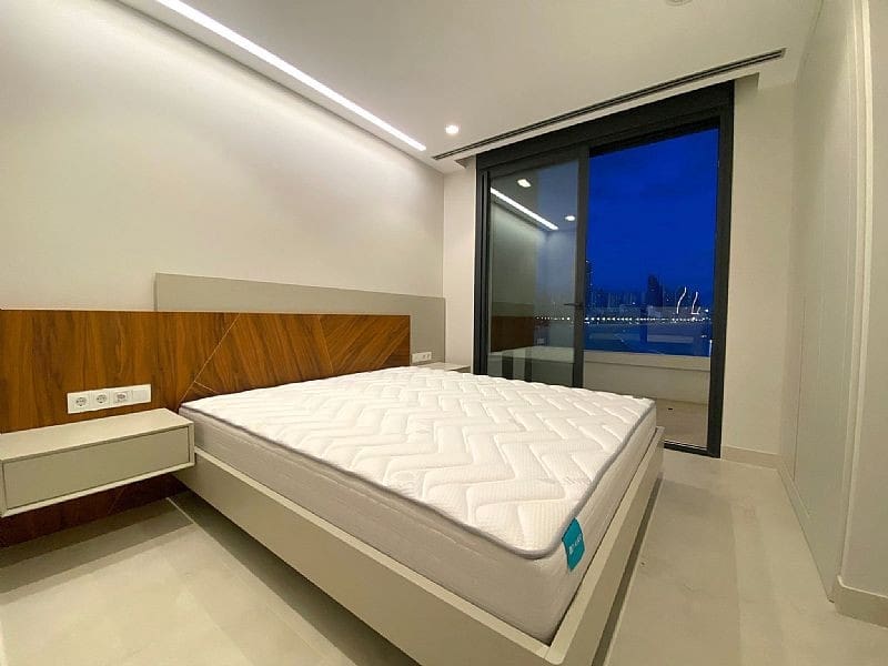 4 quarto Penthouse para venda em Benidorm com piscina garagem - 1 650 000 € (Ref: 9712415)