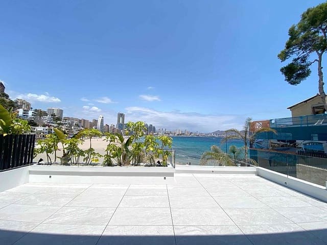 4 makuuhuone Kattohuoneisto myytävänä paikassa Playa Poniente, Benidorm mukana uima-altaan 
autotalli - 1 650 000 € (Ref: 9712415)