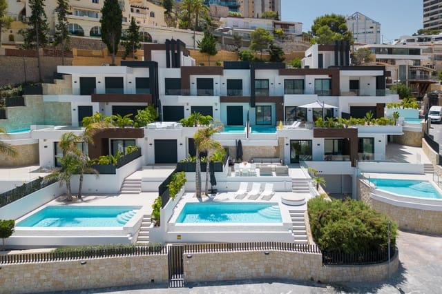 4 makuuhuone Kattohuoneisto myytävänä paikassa Playa Poniente, Benidorm mukana uima-altaan 
autotalli - 1 650 000 € (Ref: 9712415)
