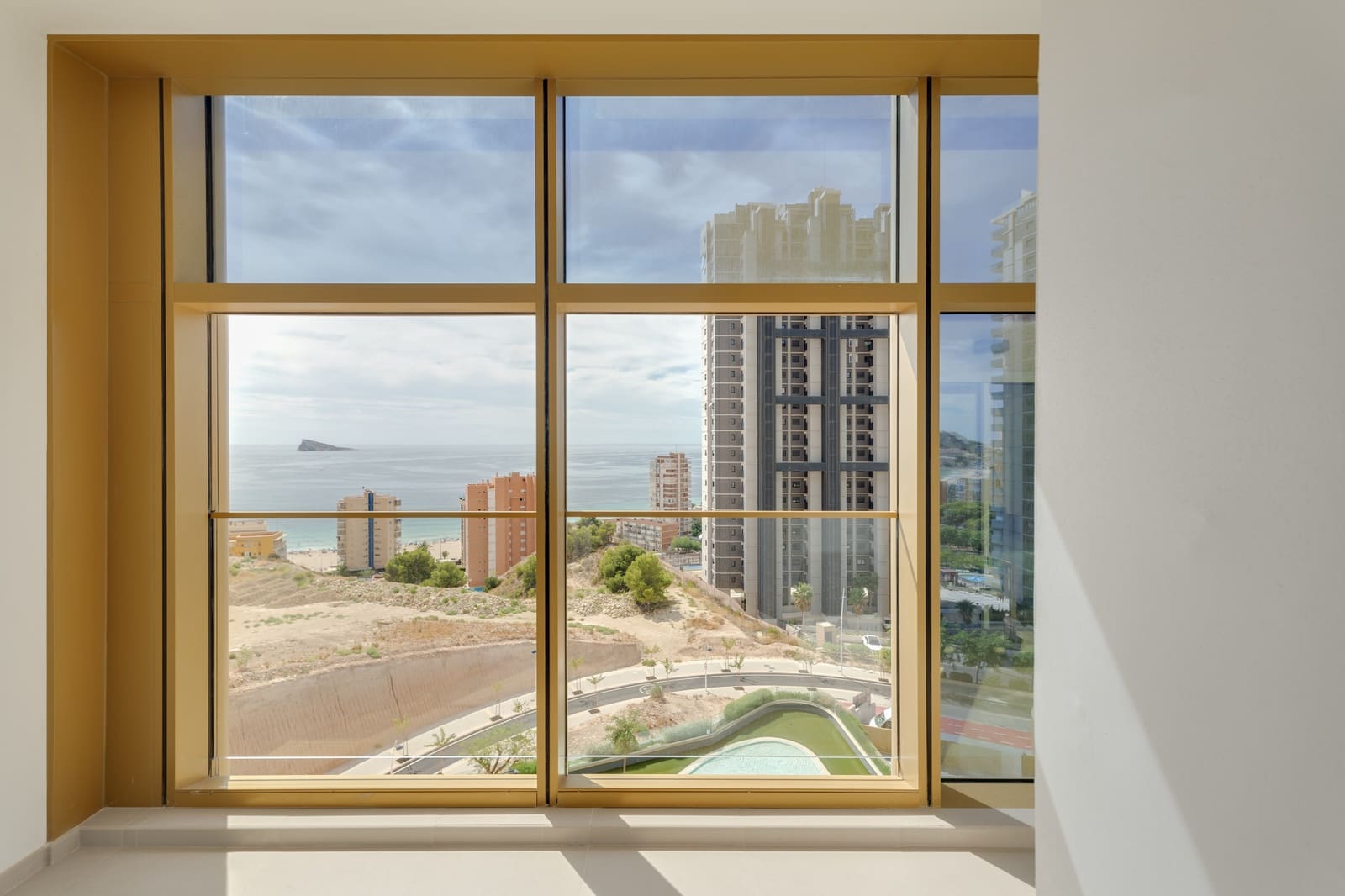 2 soverom Leilighet til salgs i Benidorm med svømmebasseng garasje - € 399 000 (Ref: 9797388)