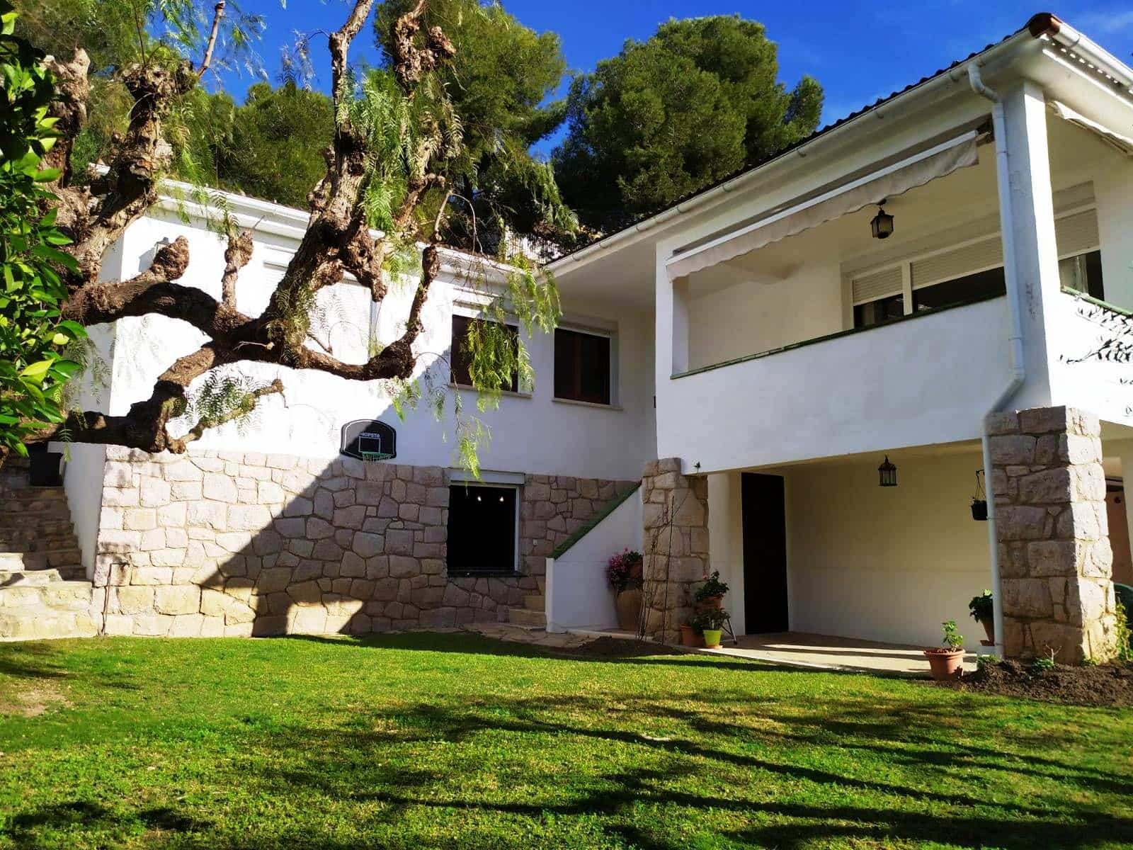 5 soverom Villa til salgs i Tamarit med garasje - € 459 000 (Ref: 5954773)