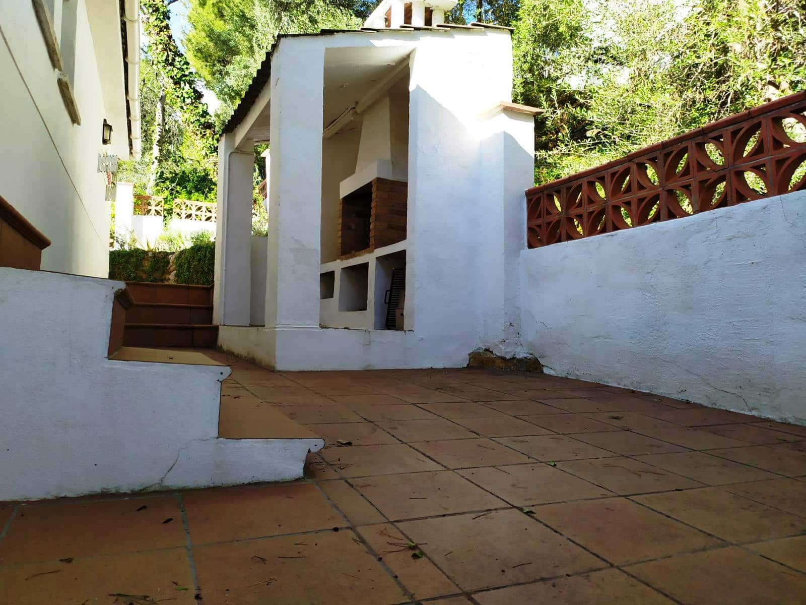 5 soverom Villa til salgs i Tamarit med garasje - € 459 000 (Ref: 5954773)