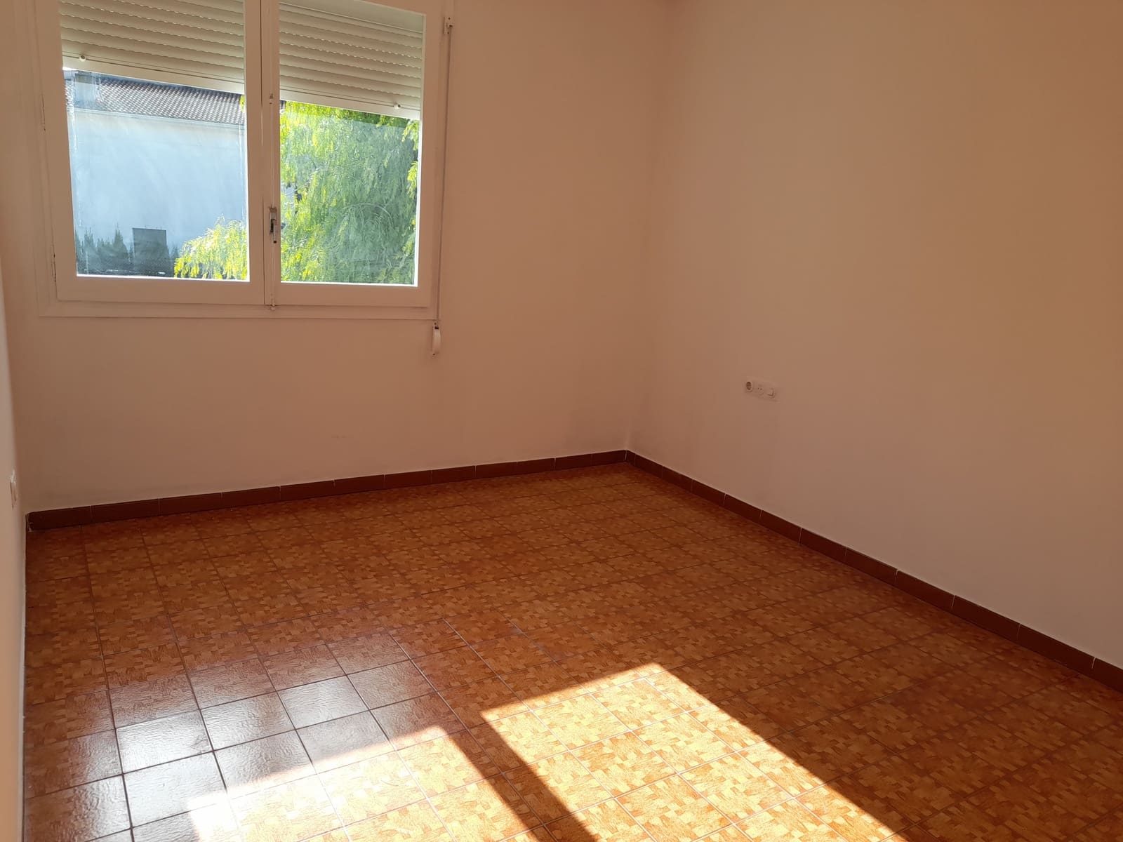 5 soverom Villa til salgs i Tamarit med garasje - € 459 000 (Ref: 5954773)