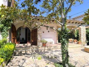 5 bedroom Villa for sale in Aiguamurcia with pool garage - € 430,000 (Ref: 9838590)