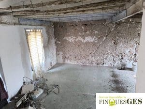 Finca/Country House for sale in Alcover with garage - € 99,900 (Ref: 9838608)