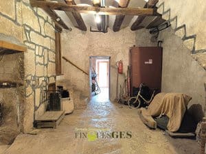 4 soveværelse Finca/Landehus til salg i Vallbona de les Monges med swimmingpool garage - € 110.000 (Ref: 9860743)