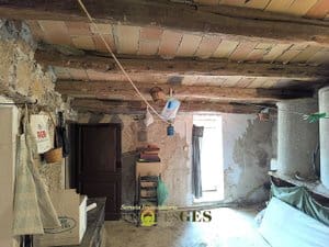 4 soveværelse Finca/Landehus til salg i Vallbona de les Monges med swimmingpool garage - € 110.000 (Ref: 9860743)