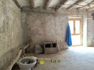4 soveværelse Finca/Landehus til salg i Vallbona de les Monges med swimmingpool garage - € 110.000 (Ref: 9860743)