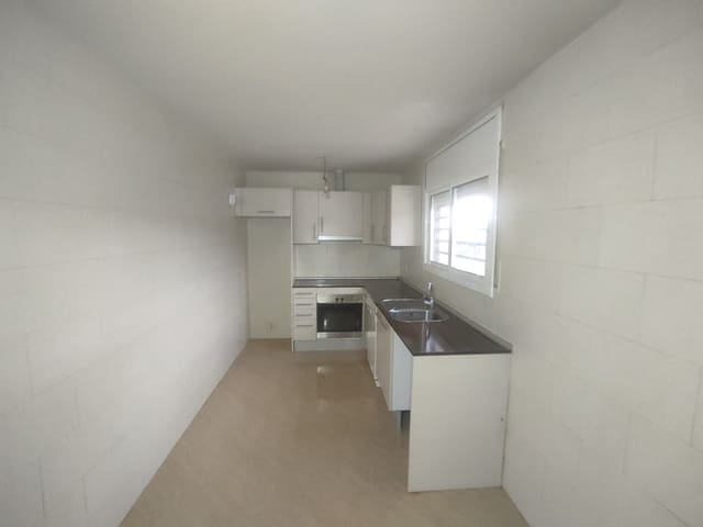3 bedroom Townhouse for sale in Aiguamúrcia with garage - € 138,000 (Ref: 9895412)