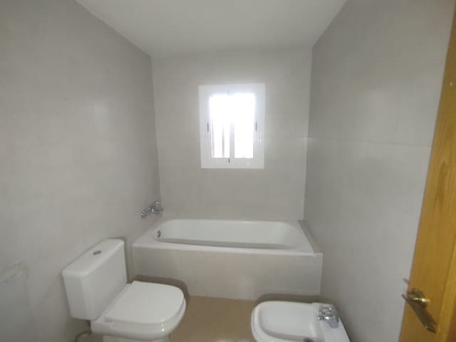 3 bedroom Townhouse for sale in Aiguamúrcia with garage - € 138,000 (Ref: 9895412)