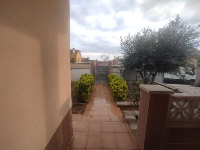 3 bedroom Townhouse for sale in Aiguamúrcia with garage - € 138,000 (Ref: 9895412)