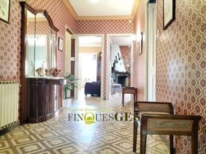 5 bedroom Townhouse for sale in Vilallonga del Camp with garage - € 310,000 (Ref: 9895413)