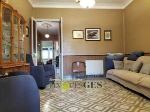 5 bedroom Townhouse for sale in Vilallonga del Camp with garage - € 310,000 (Ref: 9895413)