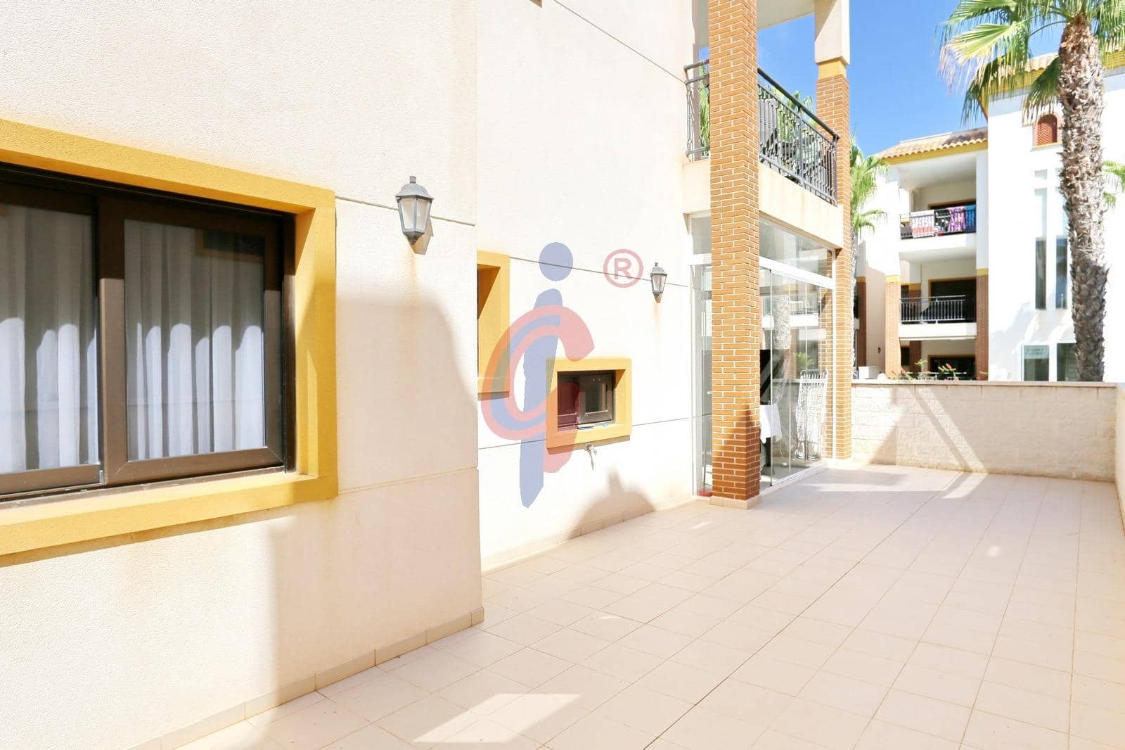 Apartamento de 3 habitaciones en Guardamar del Segura en venta con piscina garaje - 329.990 € (Ref: 10006373)