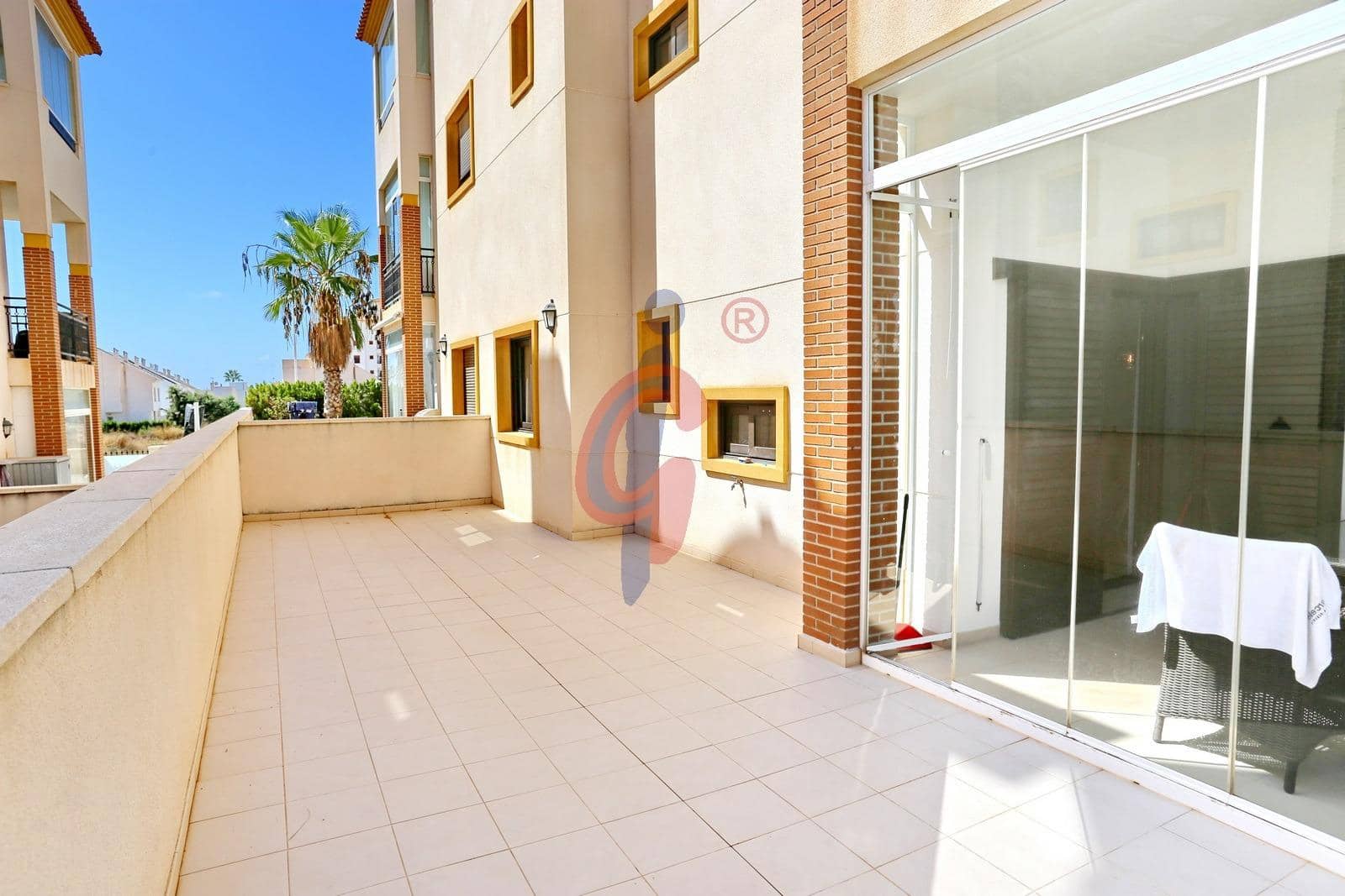 Apartamento de 3 habitaciones en Guardamar del Segura en venta con piscina garaje - 329.990 € (Ref: 10006373)