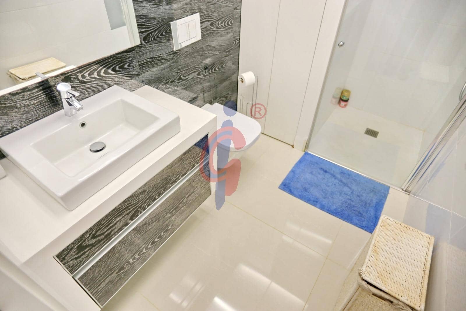 Apartamento de 3 habitaciones en Guardamar del Segura en venta con piscina garaje - 329.990 € (Ref: 10006373)