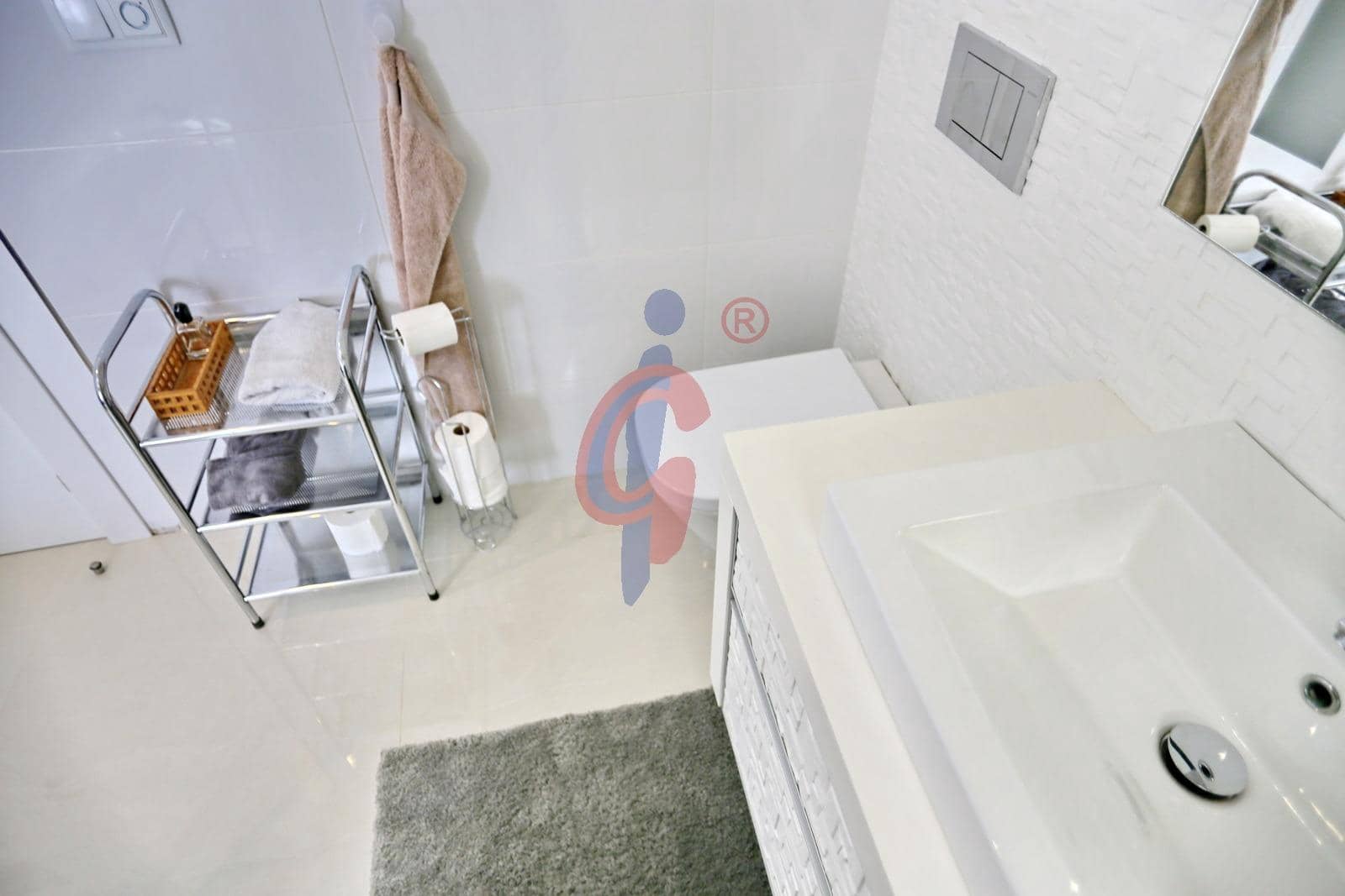 Apartamento de 3 habitaciones en Guardamar del Segura en venta con piscina garaje - 329.990 € (Ref: 10006373)